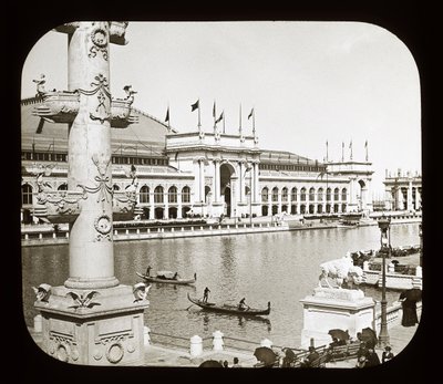 Esposizione Colombiana Mondiale: Edificio delle Arti Liberali, Chicago, 1893 da American Photographer